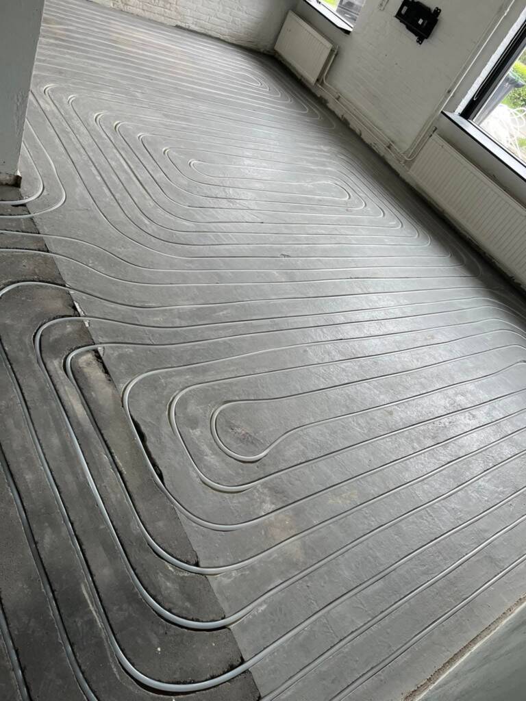 Detail van ingefreesde vloerverwarming ASK Installaties Utrecht