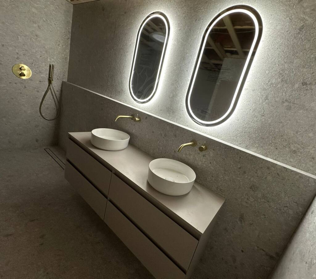 luxe-badkamer-gouden-kranen-ask-installatie