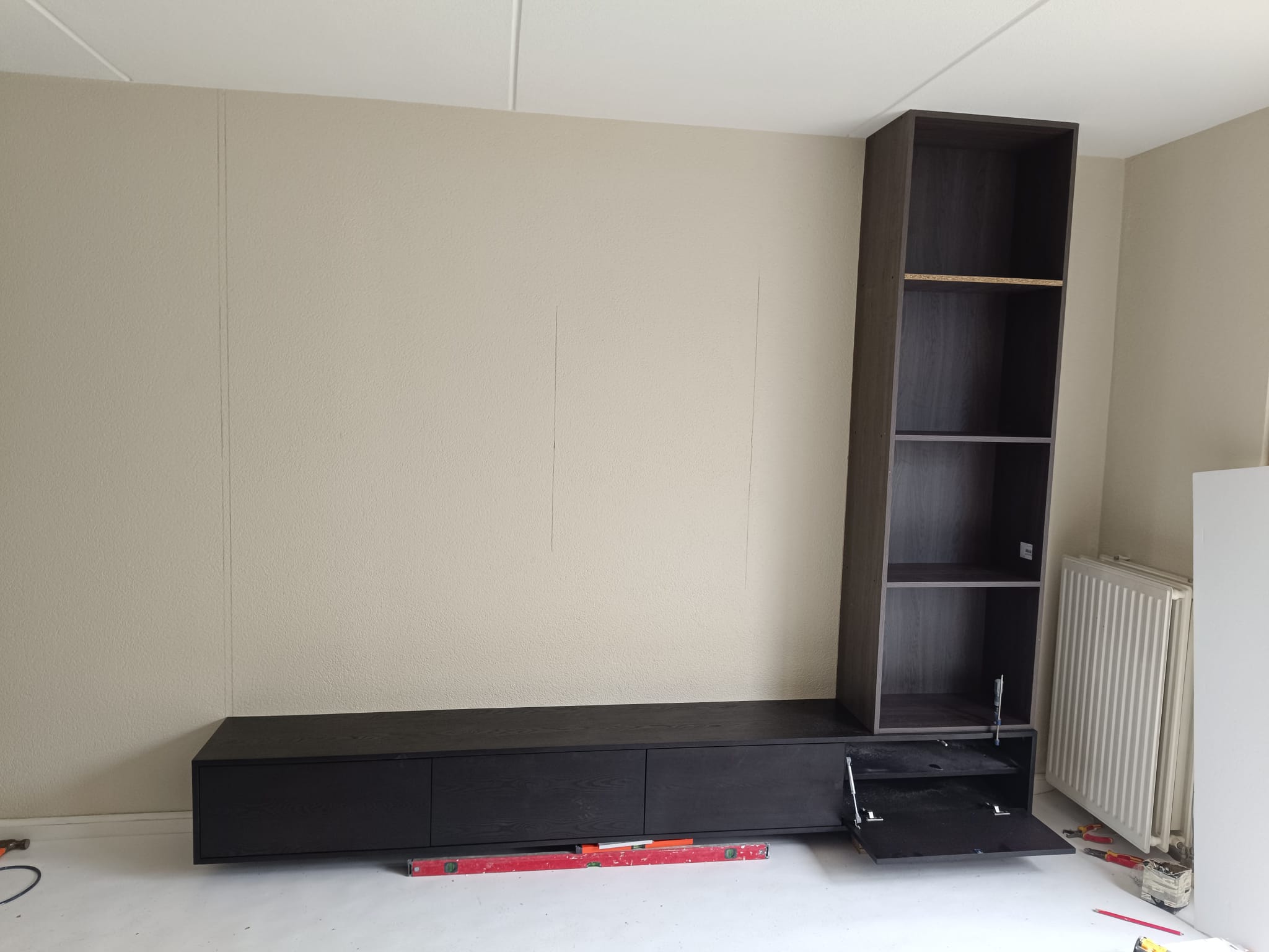 Woonkamer wandpanelen met strakke afwerking IJsselstein
