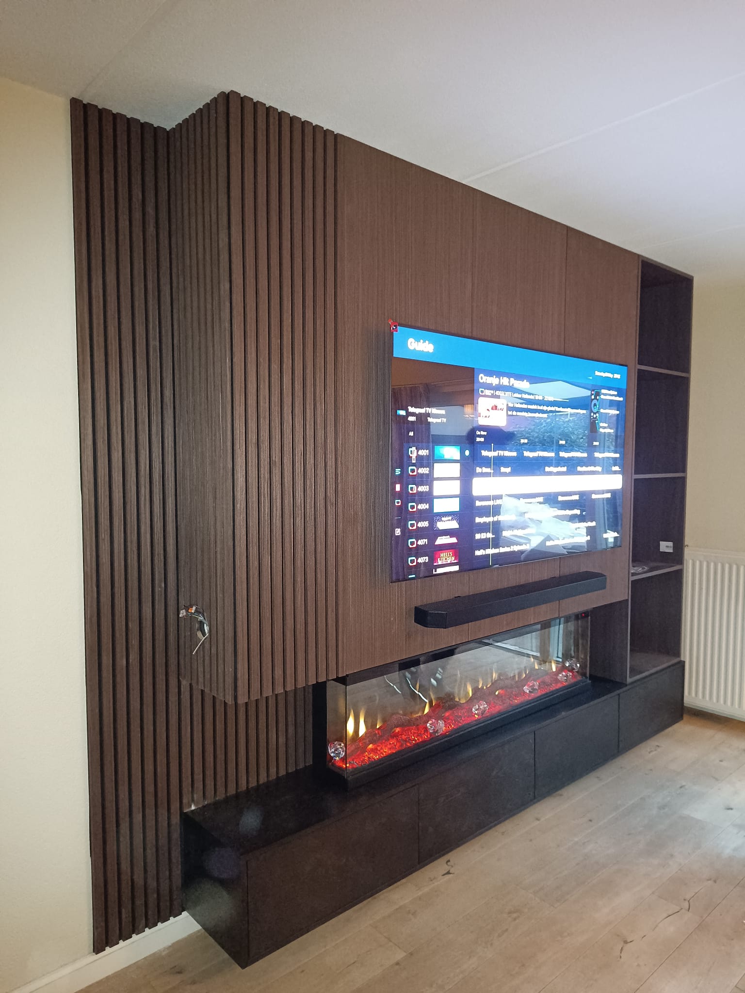 Wandpanelen woonkamer in elegante afwerking door ASK Installaties